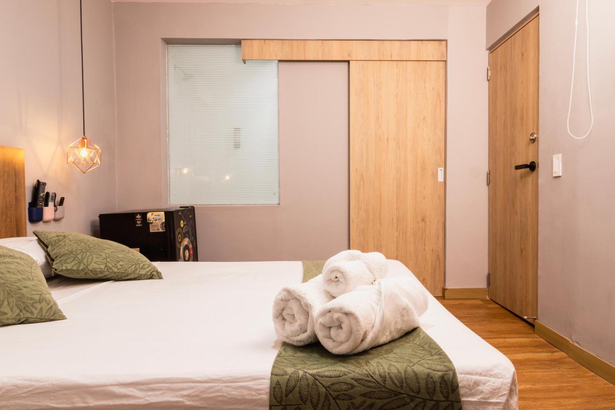 Hotel Casa 73 Deluxe Medellin Bagian luar foto